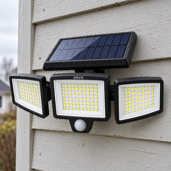 Lampada solare con sensore di movimento – 3 teste, 210 LED